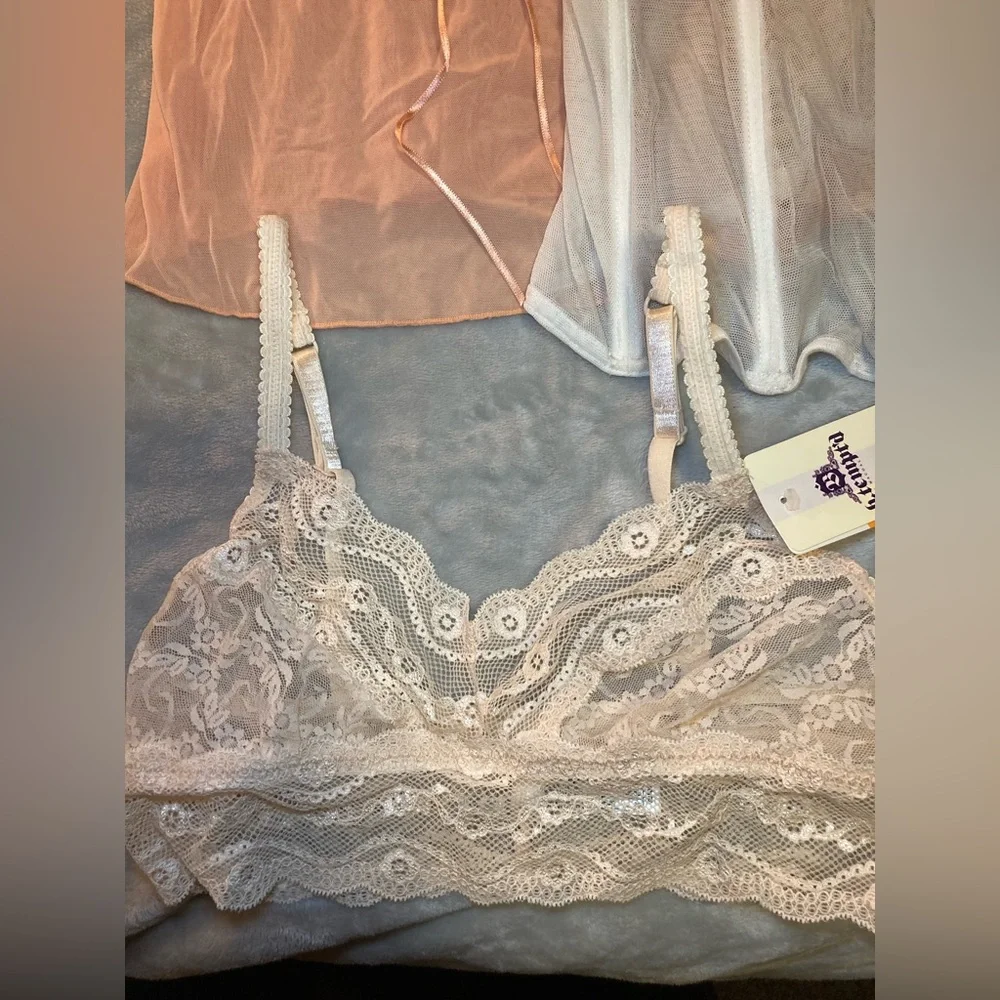 Lace Bra Collection - Peach and Ivory - Picture 4 of 14